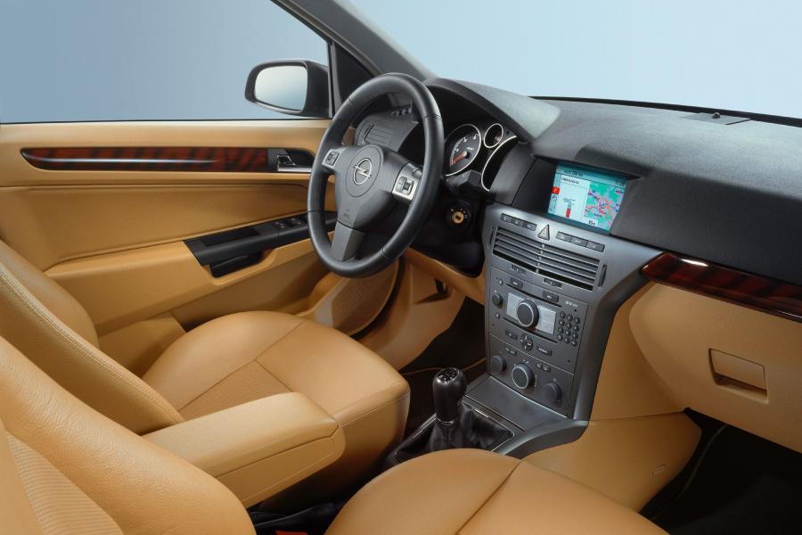  Opel Astra 2005 года  (фото 39 из 141)
